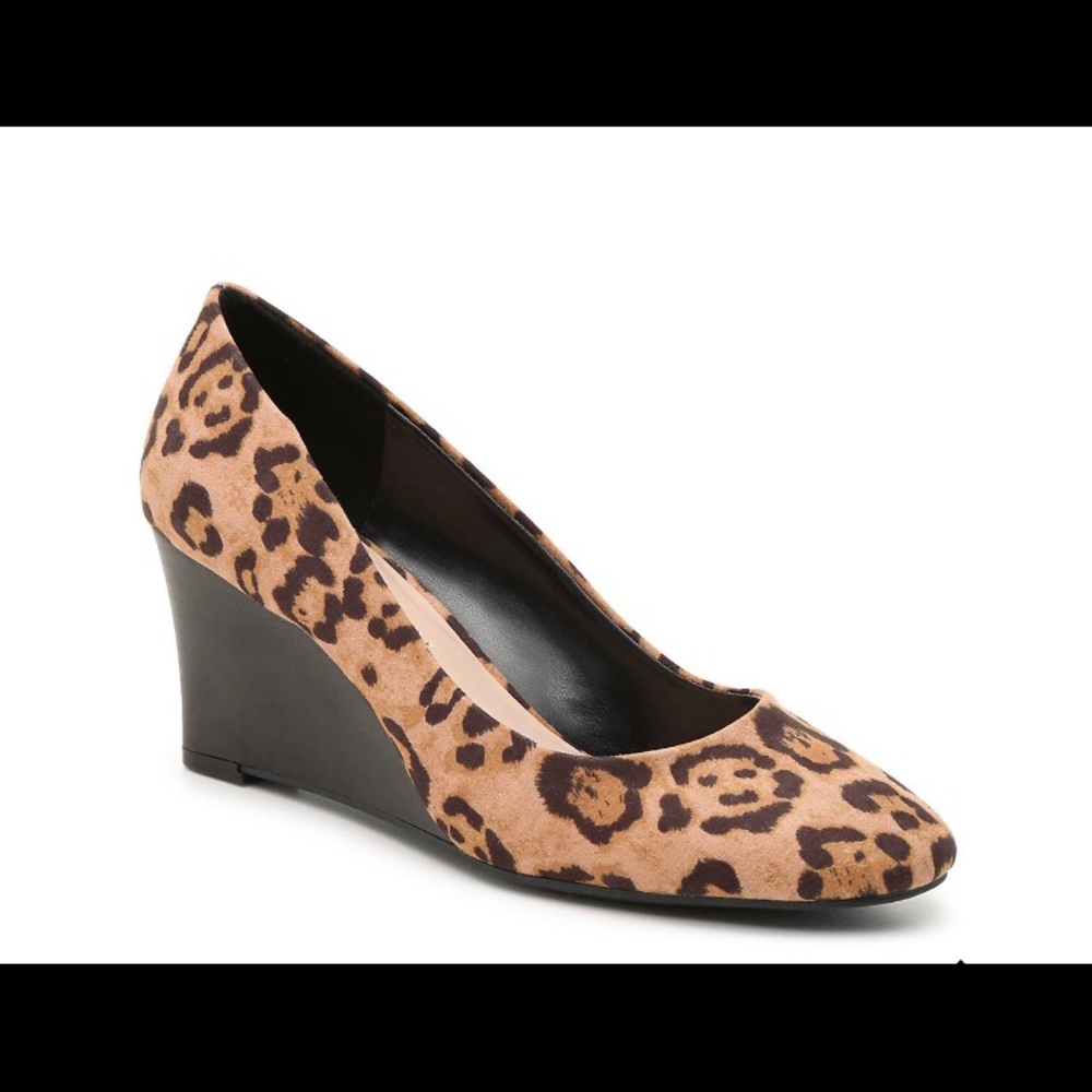 [NEW IN BOX] Leopard Print Laurene Wedge Pumps